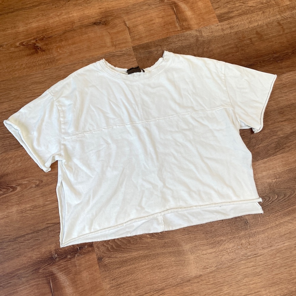 Urban Outfitters women’s cropped t shirt XS boxy white inside out‎ raw hem